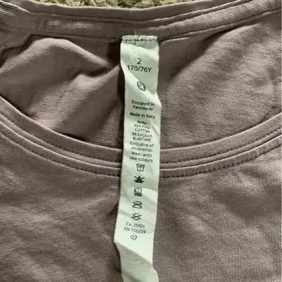 LULULEMON TShirt Size 2 - Picture 3 of 6